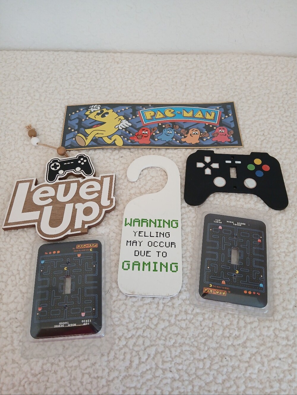 Assorted Gamer Decor